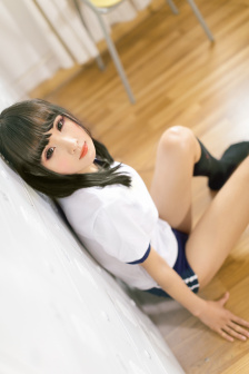 小丹裸睡我进小丹房第一章